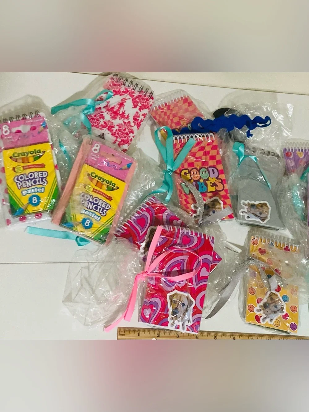 12 Party Bags: Multicolor 3” x 5” Mini Notebooks & Crayola 8pk Colored Pencils